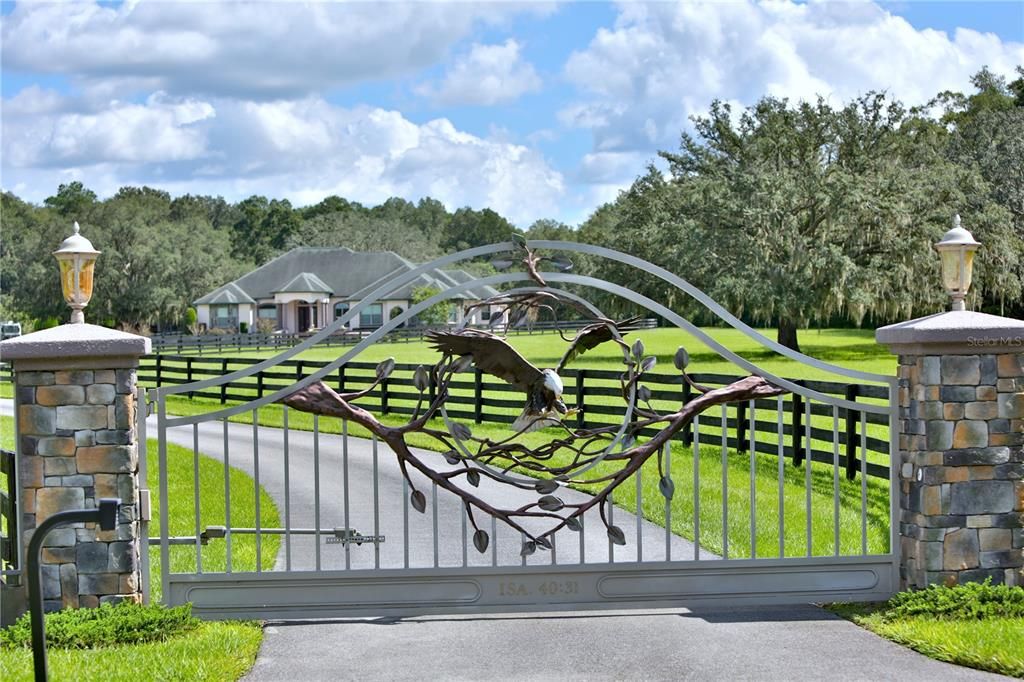 Entrance gate