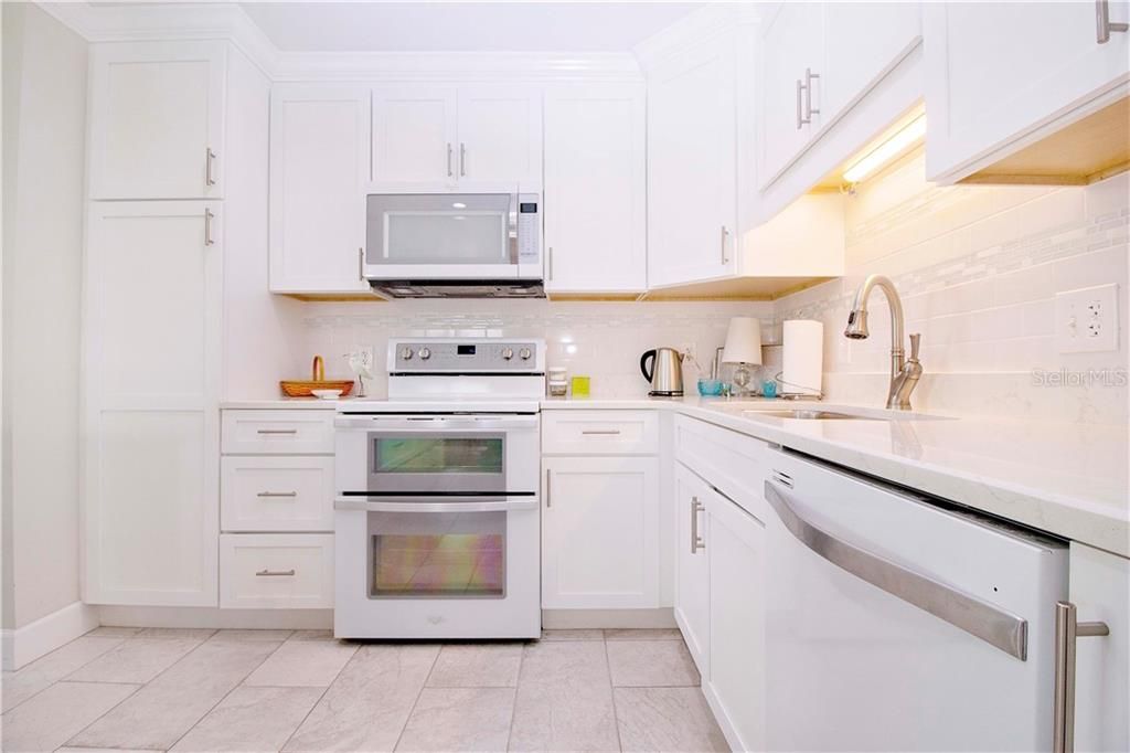 Recently Sold: $229,000 (2 beds, 2 baths, 1129 Square Feet)