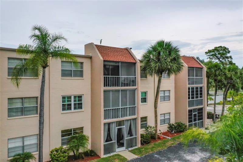Recently Sold: $105,000 (2 beds, 2 baths, 902 Square Feet)