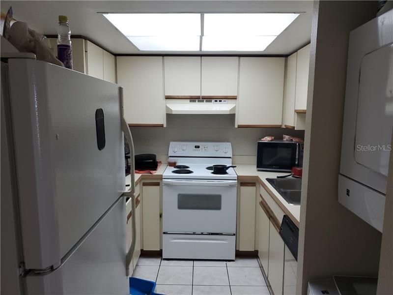 Recently Sold: $184,500 (1 beds, 1 baths, 723 Square Feet)