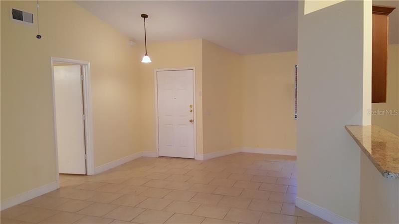 Recently Rented: $1,450 (3 beds, 2 baths, 1358 Square Feet)