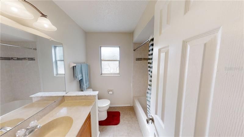Recently Sold: $165,000 (2 beds, 2 baths, 1362 Square Feet)