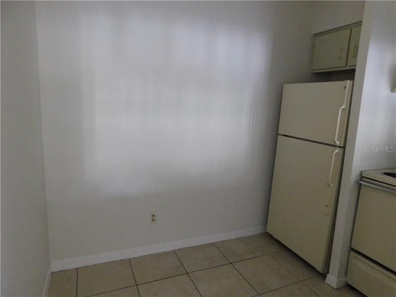 Recently Rented: $725 (1 beds, 1 baths, 420 Square Feet)