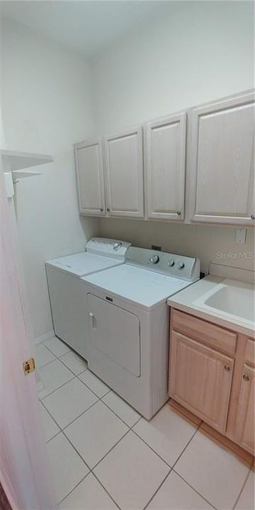 Recently Rented: $1,600 (3 beds, 2 baths, 1439 Square Feet)