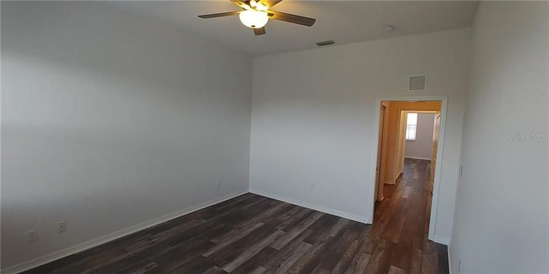 Recently Rented: $1,600 (3 beds, 2 baths, 1439 Square Feet)