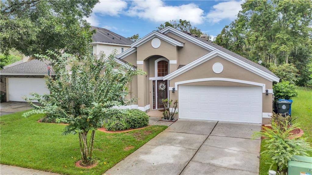 Vendido Recientemente: $349,900 (4 camas, 2 baños, 1927 Pies cuadrados)