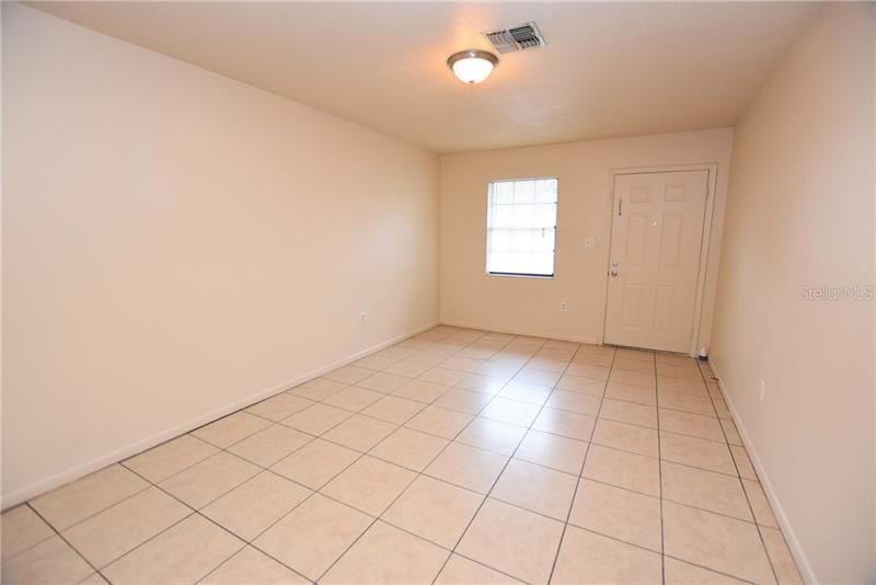 Recently Rented: $750 (1 beds, 1 baths, 600 Square Feet)