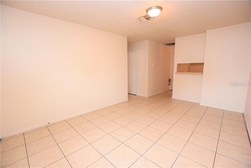 Recently Rented: $750 (1 beds, 1 baths, 600 Square Feet)