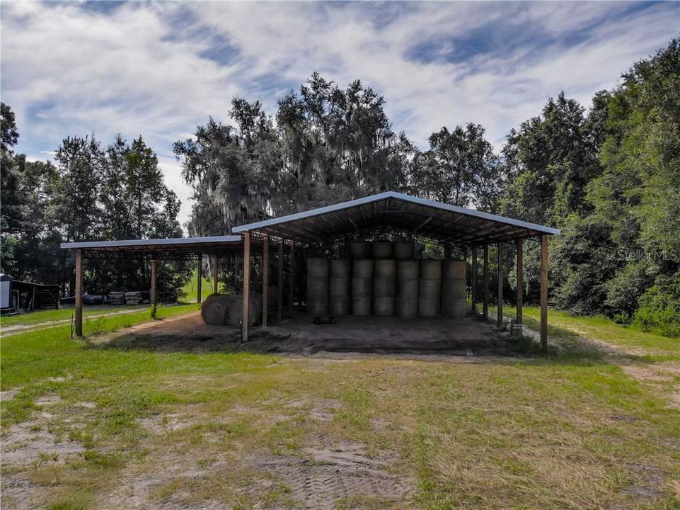 Pole Barn w/ Lean-to