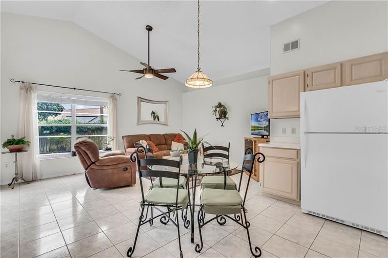 Recently Sold: $300,000 (3 beds, 2 baths, 1588 Square Feet)
