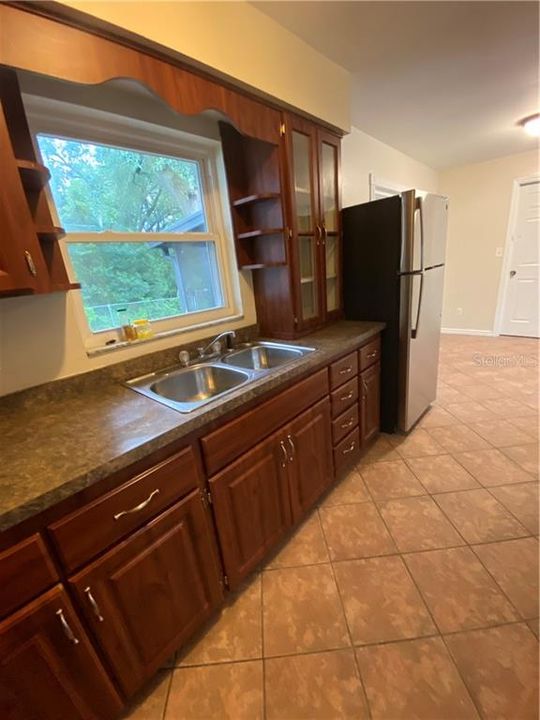 Recently Sold: $140,000 (3 beds, 1 baths, 1136 Square Feet)
