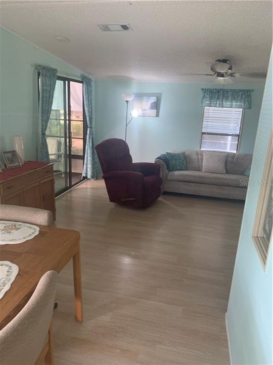 Vendido Recientemente: $69,900 (2 camas, 2 baños, 920 Pies cuadrados)