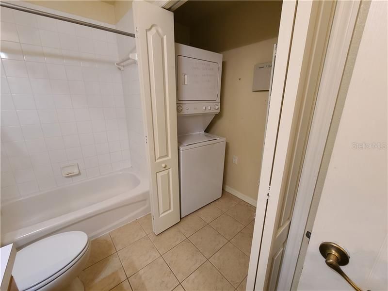 最近租的: $1,300 (2 贝兹, 2 浴室, 1429 平方英尺)