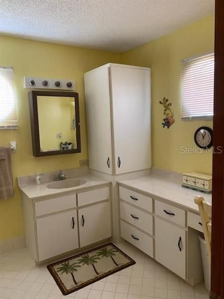 Недавно арендовано: $2,100 (3 спален, 2 ванн, 1711 Квадратных фут)