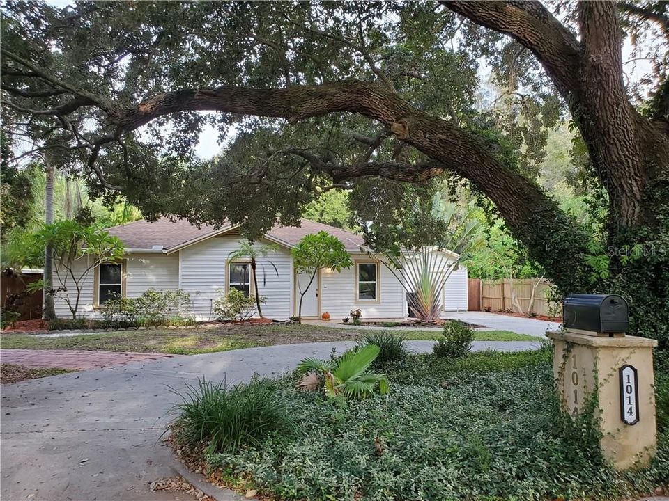 最近售出: $198,000 (3 贝兹, 1 浴室, 1155 平方英尺)