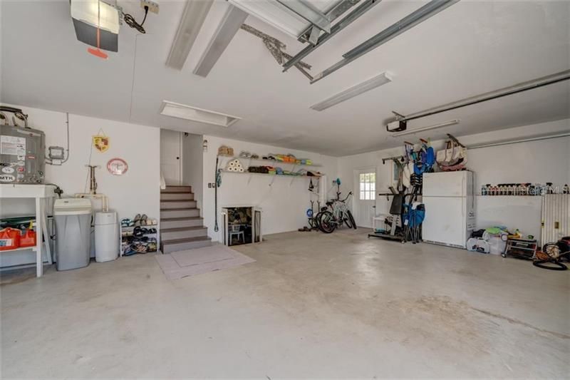 Recently Sold: $680,000 (3 beds, 2 baths, 2039 Square Feet)