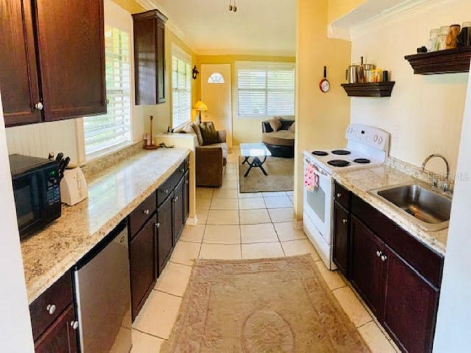 Vendido Recientemente: $105,000 (2 camas, 1 baños, 624 Pies cuadrados)