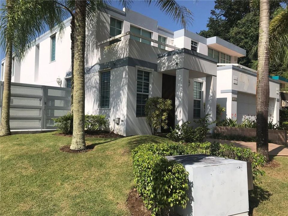 Recently Sold: $560,000 (6 beds, 3 baths, 3288 Square Feet)