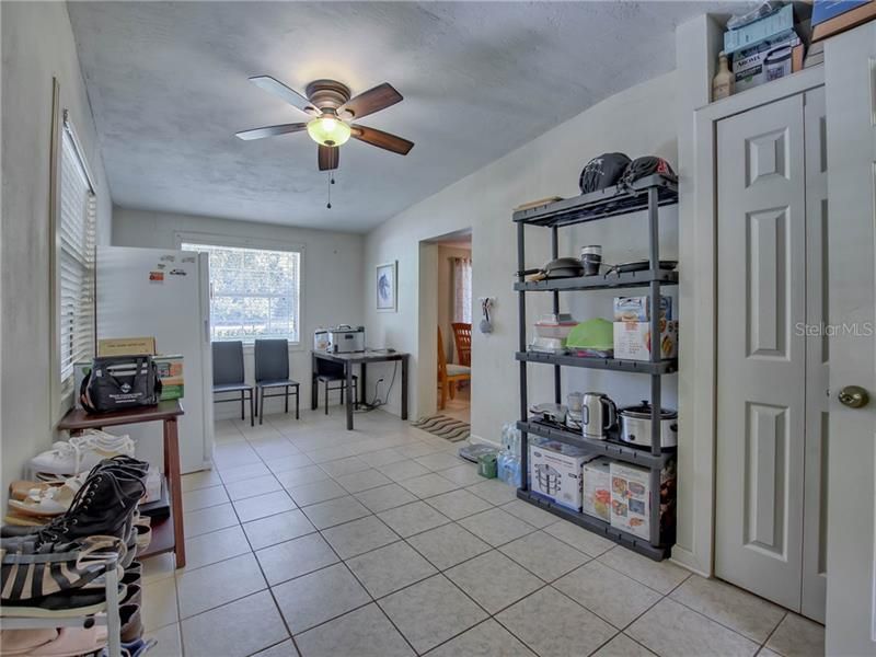 Recently Sold: $149,900 (2 beds, 1 baths, 1092 Square Feet)
