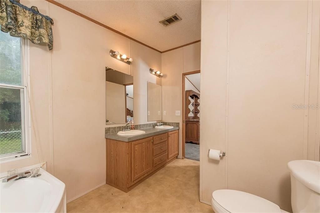 最近售出: $135,000 (3 贝兹, 2 浴室, 1568 平方英尺)