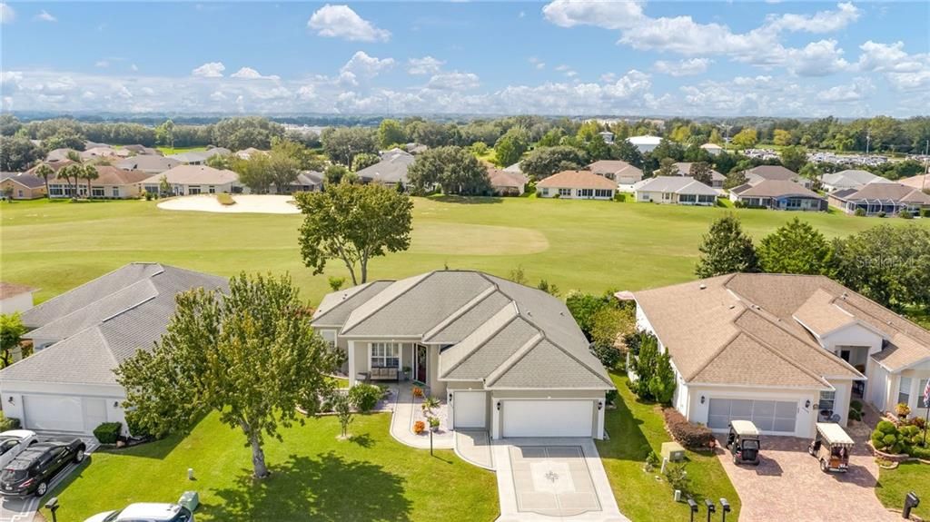 Gorgeous Sanibel model RIGHT ON THE GOLF COURSE!