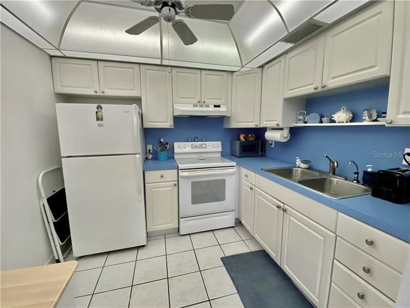 Recently Sold: $65,000 (1 beds, 1 baths, 779 Square Feet)