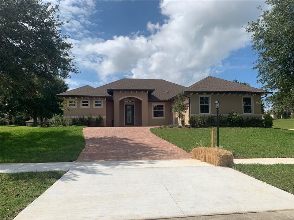 Recently Sold: $387,347 (3 beds, 2 baths, 2118 Square Feet)