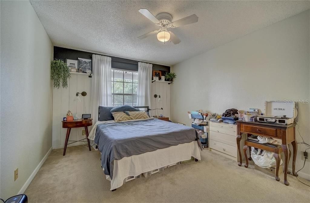 Recently Sold: $115,000 (1 beds, 1 baths, 715 Square Feet)