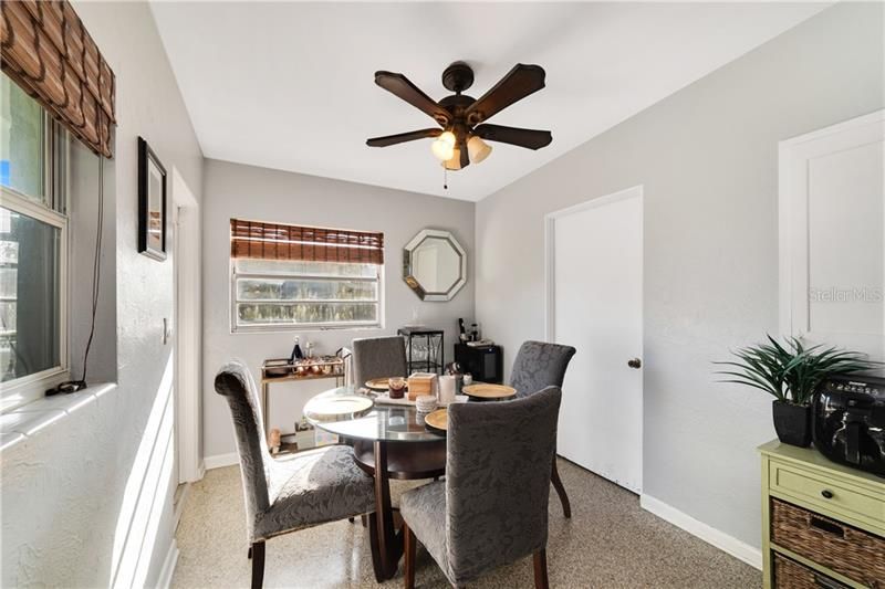 Recently Sold: $230,000 (3 beds, 2 baths, 1073 Square Feet)