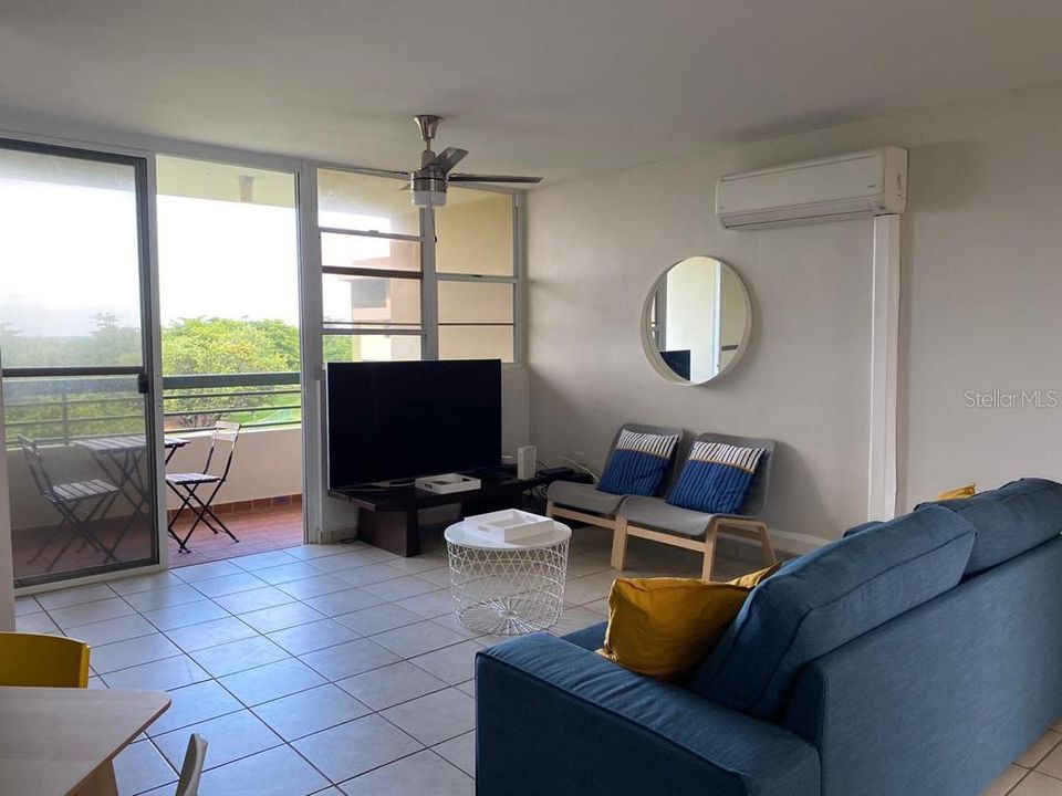 Vendido Recientemente: $219,900 (3 camas, 2 baños, 1369 Pies cuadrados)