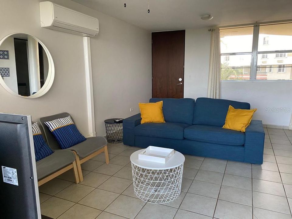 Vendido Recientemente: $219,900 (3 camas, 2 baños, 1369 Pies cuadrados)