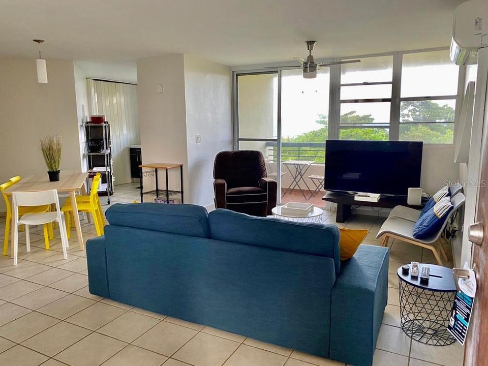 Vendido Recientemente: $219,900 (3 camas, 2 baños, 1369 Pies cuadrados)