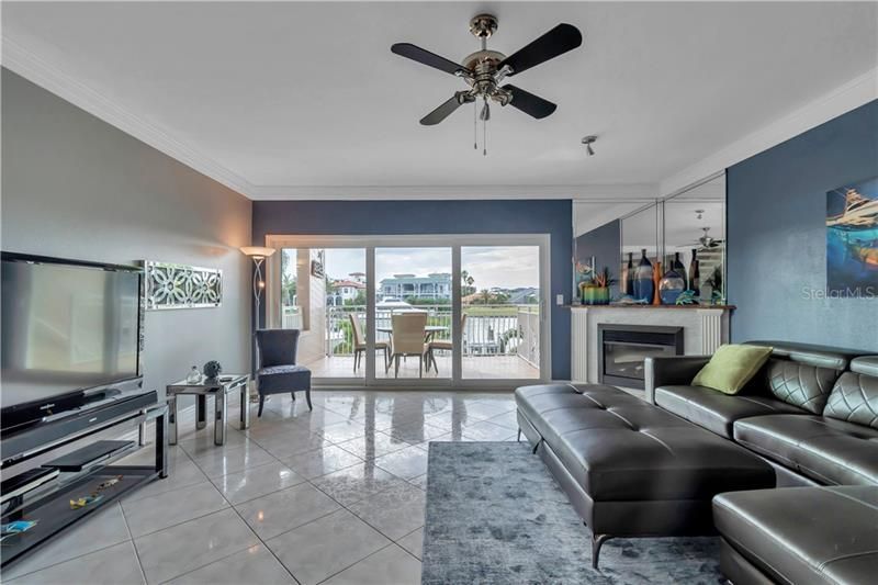 Recently Sold: $695,000 (2 beds, 2 baths, 1650 Square Feet)