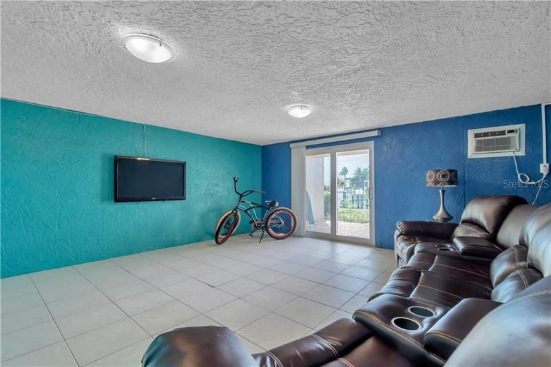 Recently Sold: $695,000 (2 beds, 2 baths, 1650 Square Feet)