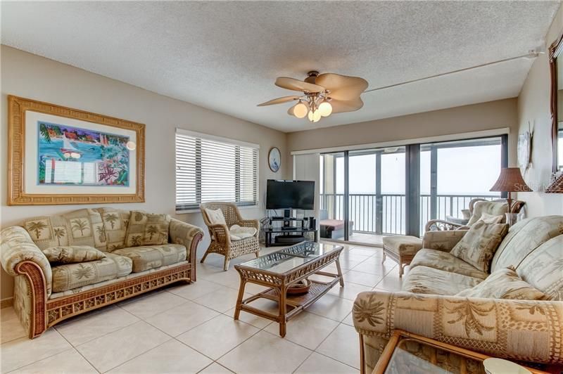 Recently Sold: $674,900 (2 beds, 2 baths, 1225 Square Feet)