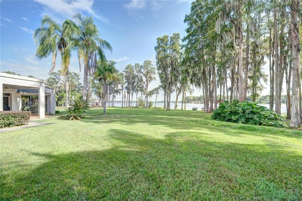 Recently Sold: $1,300,000 (5 beds, 4 baths, 4335 Square Feet)