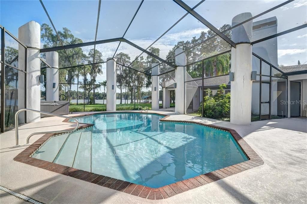 Recently Sold: $1,300,000 (5 beds, 4 baths, 4335 Square Feet)