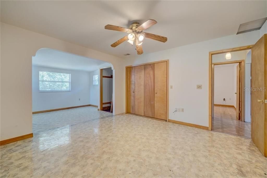 Recently Sold: $225,000 (2 beds, 2 baths, 1296 Square Feet)