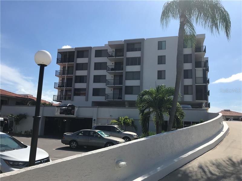 Recently Sold: $376,000 (2 beds, 2 baths, 1050 Square Feet)