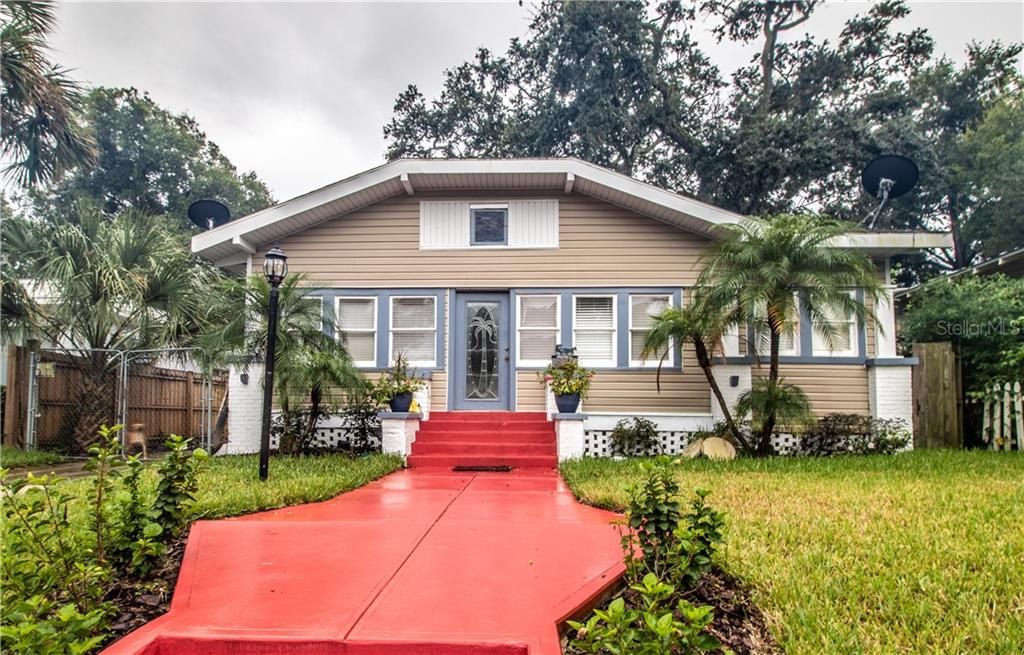 Recently Sold: $230,000 (4 beds, 4 baths, 2140 Square Feet)