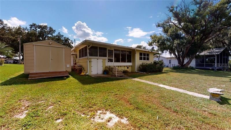 Recently Sold: $229,900 (2 beds, 1 baths, 1484 Square Feet)