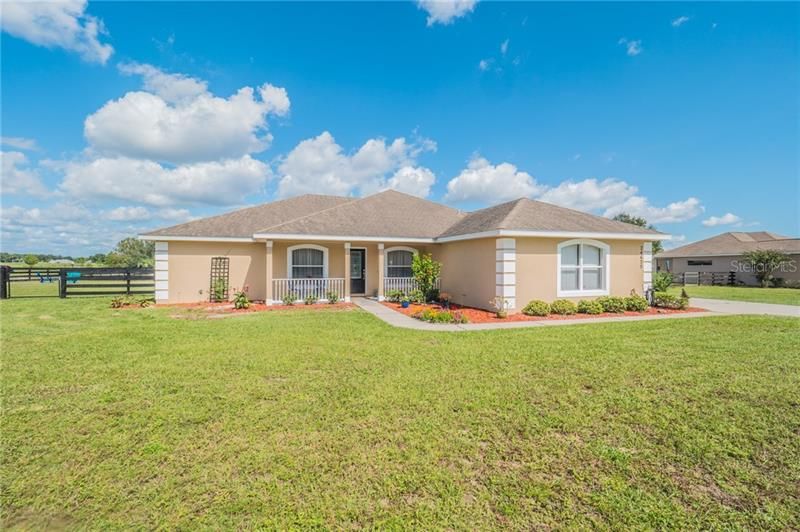 Recently Sold: $329,900 (3 beds, 2 baths, 2035 Square Feet)