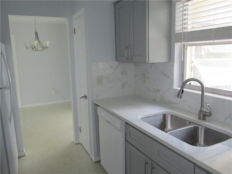 Recently Rented: $1,650 (2 beds, 2 baths, 990 Square Feet)
