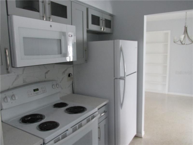 Recently Rented: $1,650 (2 beds, 2 baths, 990 Square Feet)