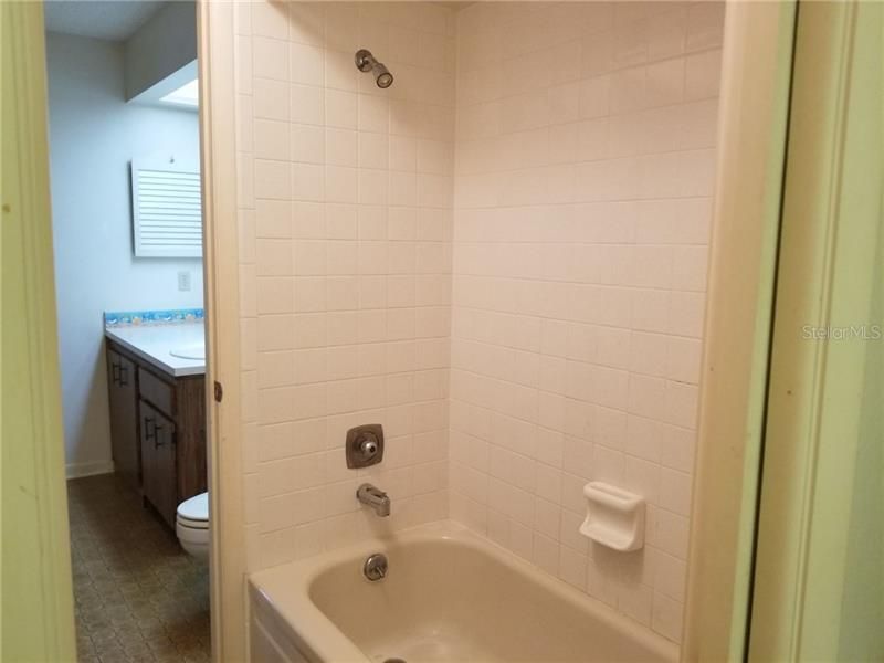 Recently Rented: $850 (2 beds, 1 baths, 960 Square Feet)