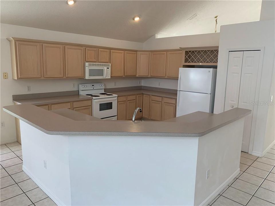 Recently Rented: $1,875 (4 beds, 2 baths, 2435 Square Feet)