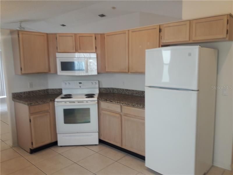 Recently Rented: $1,525 (3 beds, 2 baths, 1392 Square Feet)