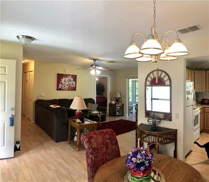 Recently Sold: $114,900 (2 beds, 2 baths, 1094 Square Feet)