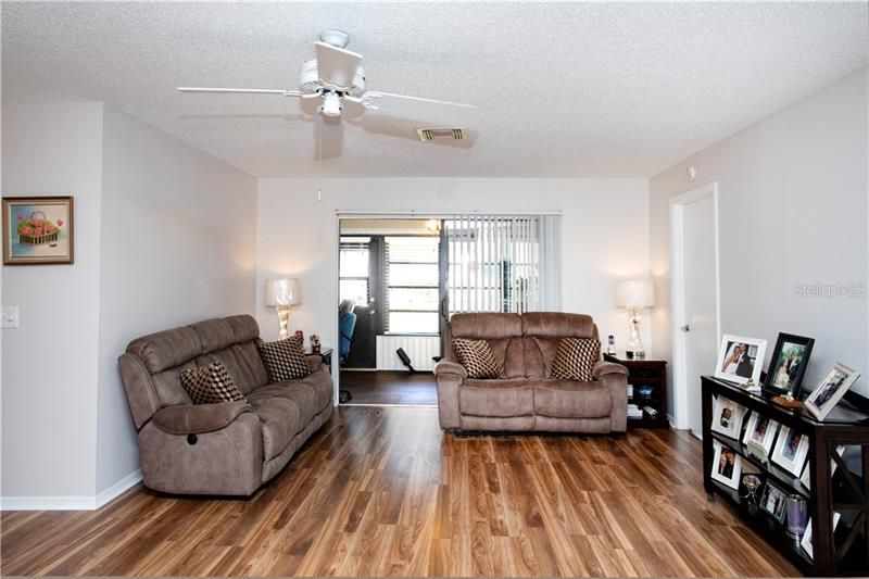 Recently Sold: $175,000 (2 beds, 2 baths, 1403 Square Feet)