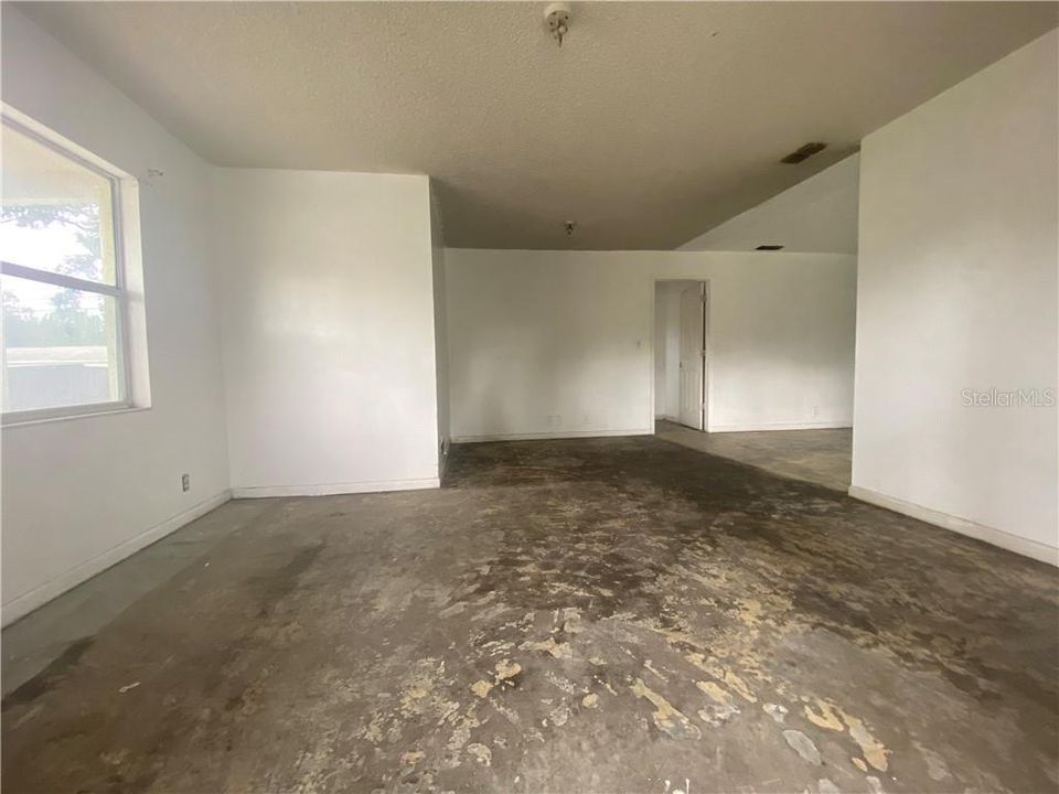 Recently Sold: $99,000 (3 beds, 2 baths, 1235 Square Feet)